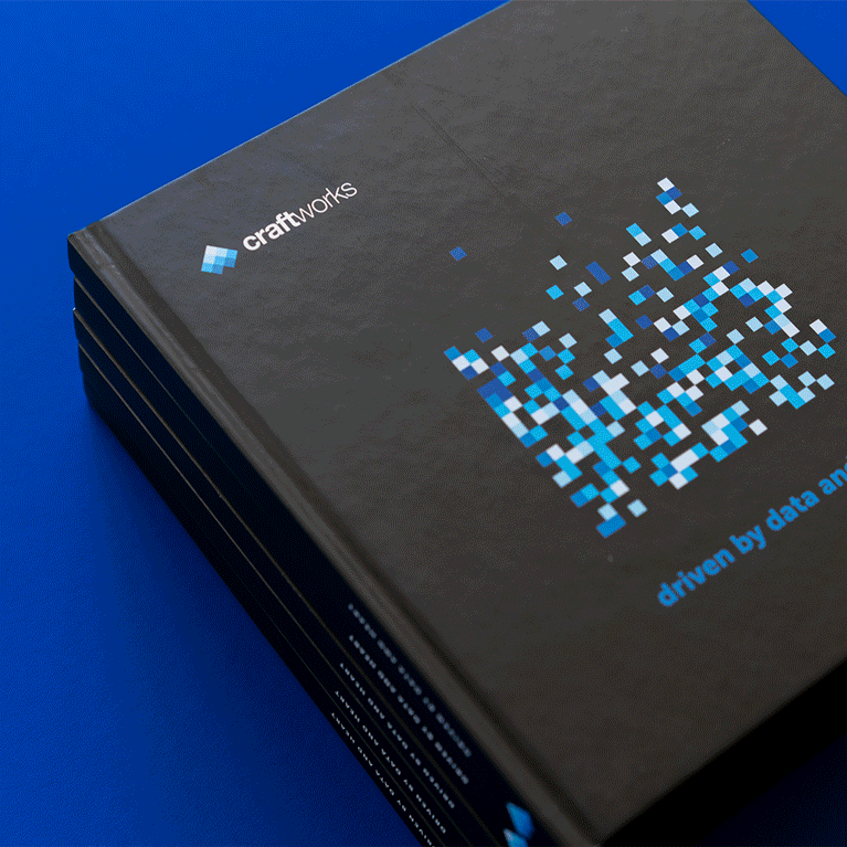 Animation mit Bildern vom craftworks Brand Book und skinfit Brand Book, verschiedene Ansichten innen und außen wechseln sich ab © goodmatters