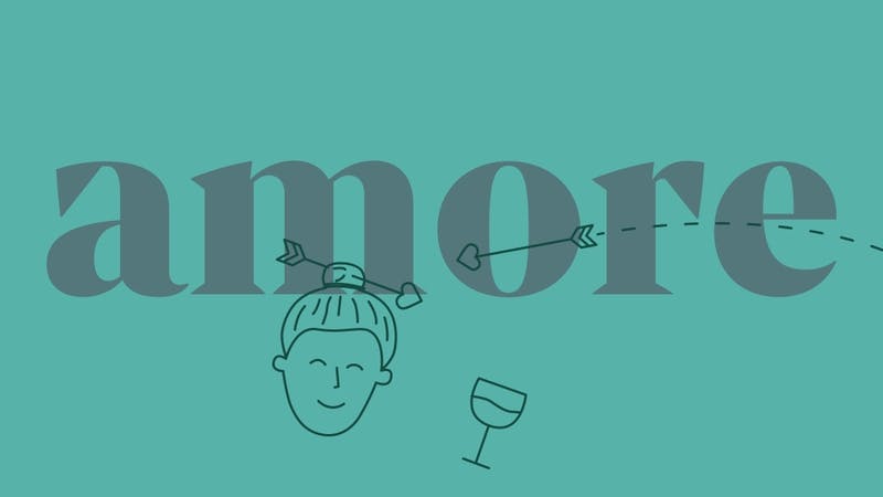 Farbfeld mit Schriftzug: amore; Lineare Illustration: Pfeil mit Herz trifft Frisur eines Mädchens mit Weinglas © good matters